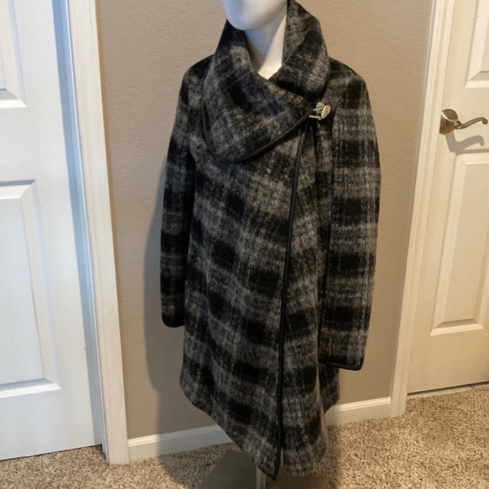 Betsy Johnson Coat Size Small